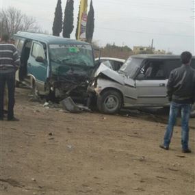 بالصورة.. جريحان في حادث سير على طريق اللبوة