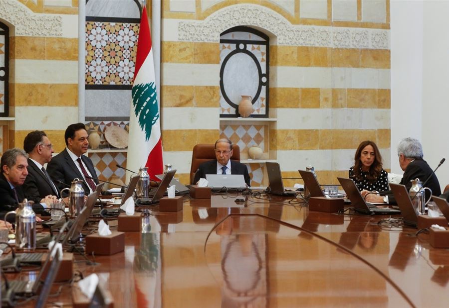 "هذا ما يعنيه سقوط حكومة دياب..."  "هذا ما يعنيه سقوط حكومة دياب..."