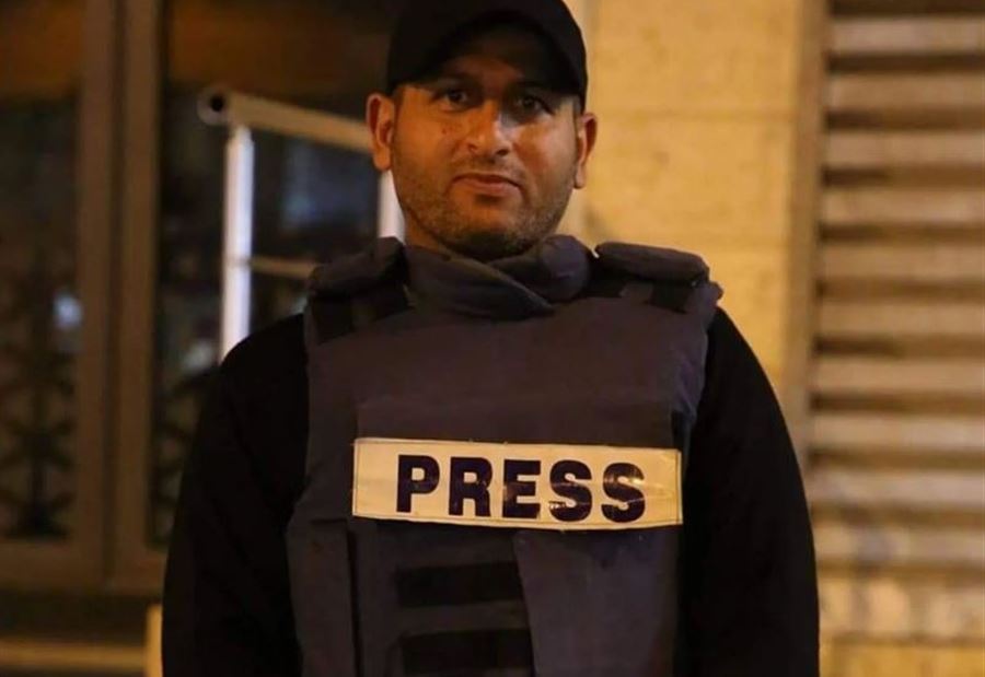 دفن 7 من عائلته وعاد للتغطيّة... قصّة "مؤثّرة" لصحفيّ فلسطينيّ! دفن 7 من عائلته وعاد للتغطيّة... قصّة "مؤثّرة" لصحفيّ فلسطينيّ!