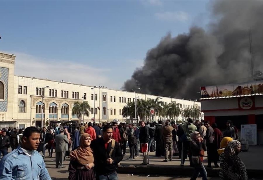 بالفيديو والصور: أكثر من 20 قتيلاً بحريق بمحطة قطارات بالقاهرة 