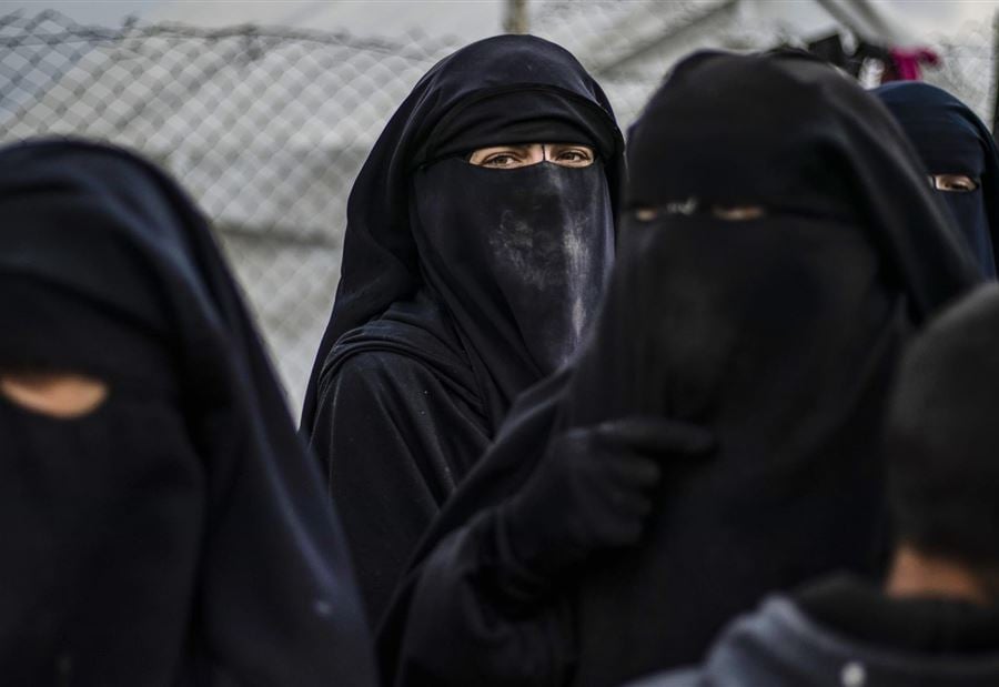 "جاسوس كندي" يهرّب الفتيات الى سوريا ودور لسفارة في دولة عربية!