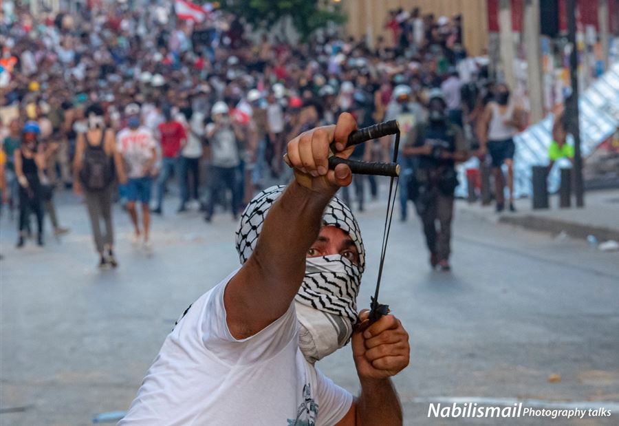 "الشعب سيكون لكم بالمرصاد"!  "الشعب سيكون لكم بالمرصاد"!