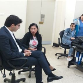 الخوري بحث وموظفي مستشفى جزين وقف الاضراب الخوري بحث وموظفي مستشفى جزين وقف الاضراب