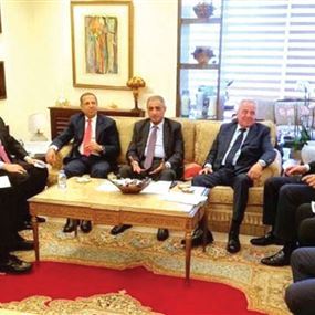 مرجع في ٨ آذار يقرأ في ارقام نواب السنة مرجع في ٨ آذار يقرأ في ارقام نواب السنة