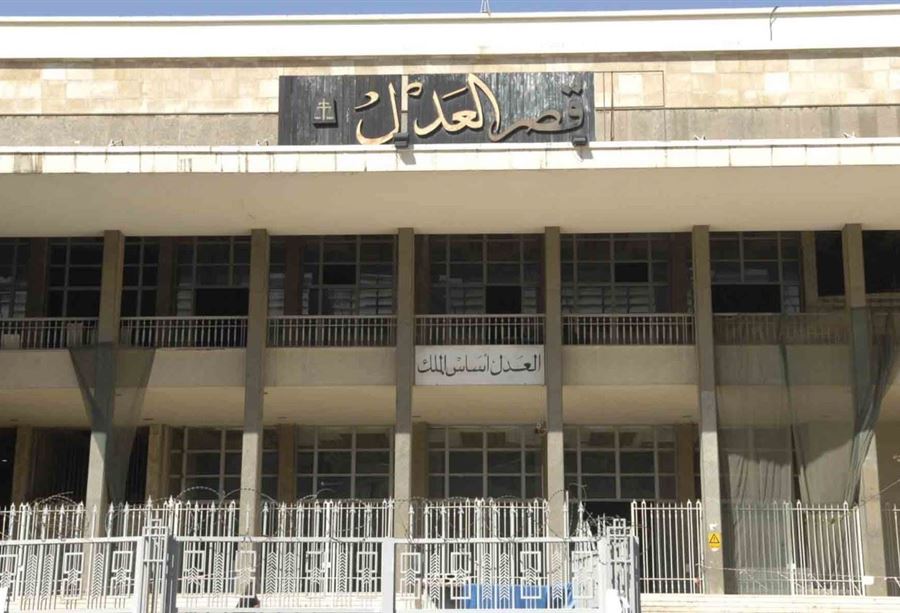 الإدعاء على والد وكيل ماركة ساعات عالمية 