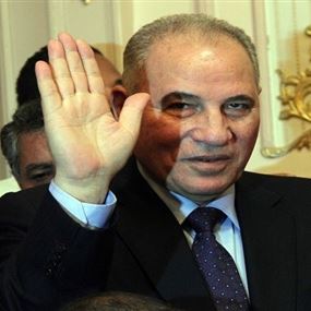 الزند يغادر مصر برفقة عائلته