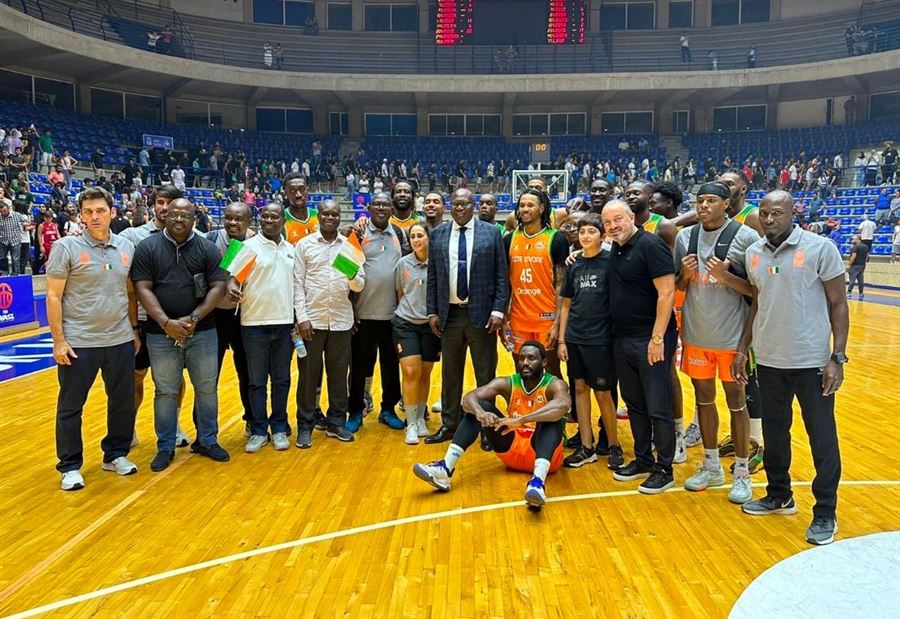 حضور "لافت" للجالية اللبنانية دعمًا لفريق ساحل العاج!