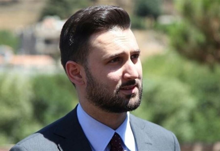 "لوقف تضييع الوقت"... جنبلاط يدعو لتحديد موعد الاستشارات! 