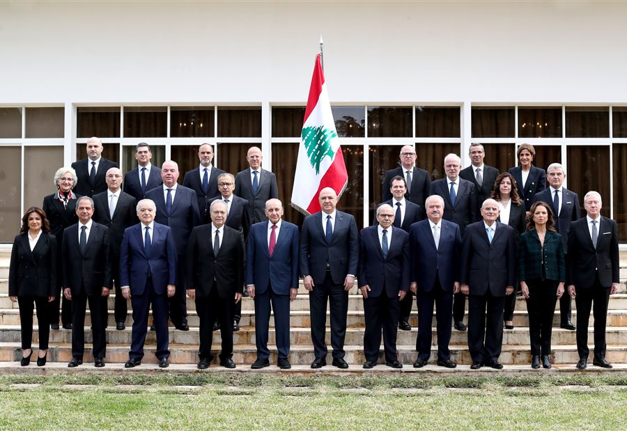 الوزير الأصغر سناً في "مسؤولية ثقيلة"!