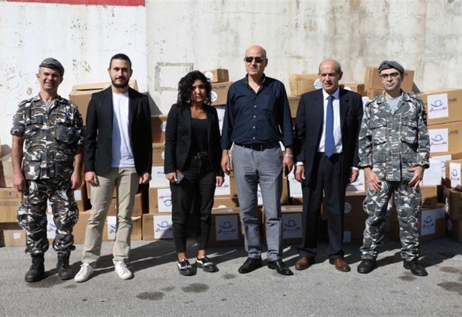 هبة طبية إلى السجون (صور)