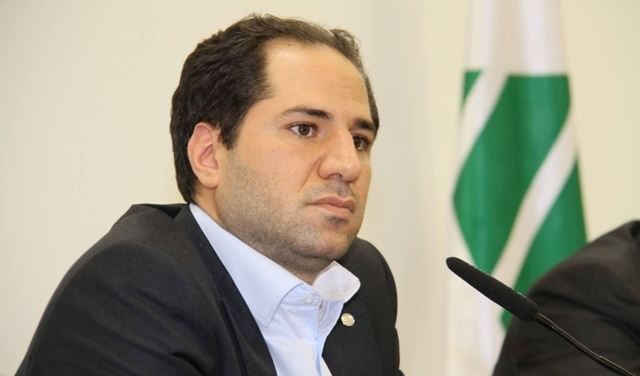 الجميل يزور خليل لمتابعة أزمة القروض السكنية 