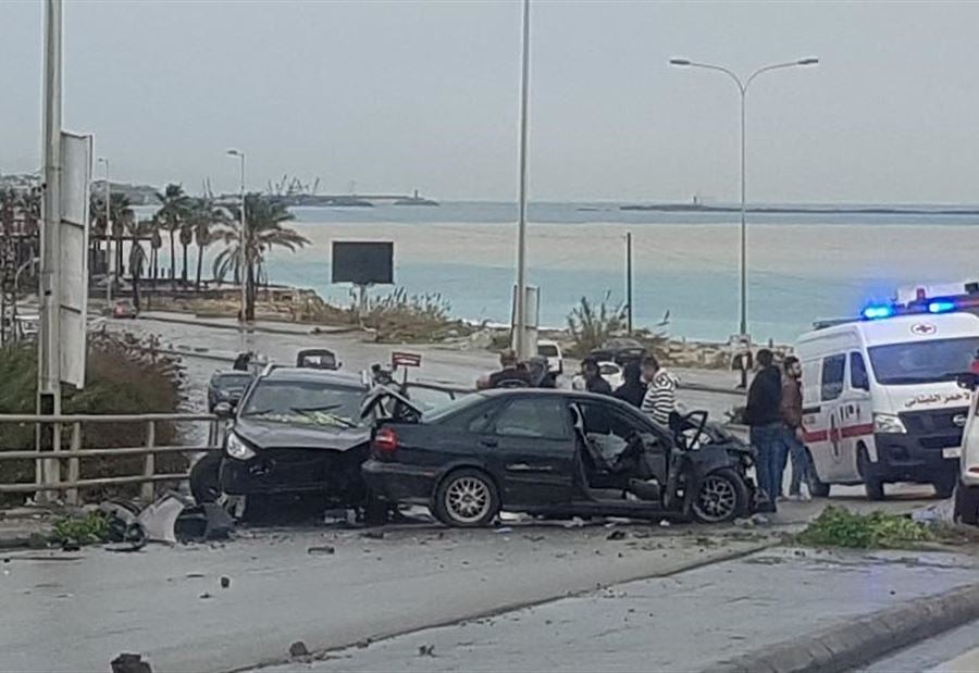 بالصورة: حادث سير مروع على طريق الأولي