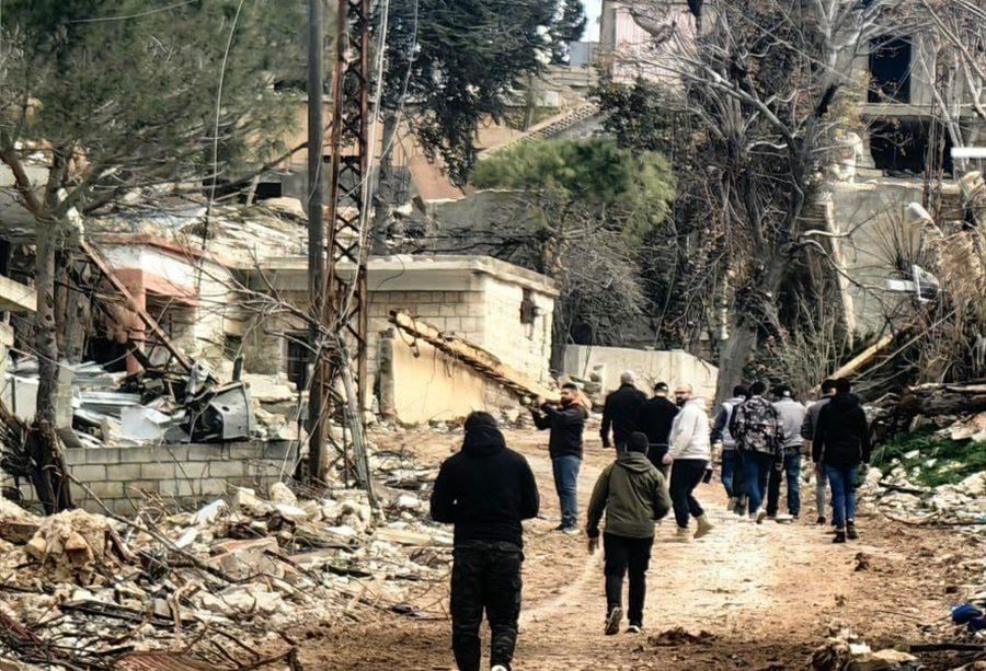 بالفيديو: أهالي حولا يتقدمون الى داخل البلدة بالفيديو: أهالي حولا يتقدمون الى داخل البلدة