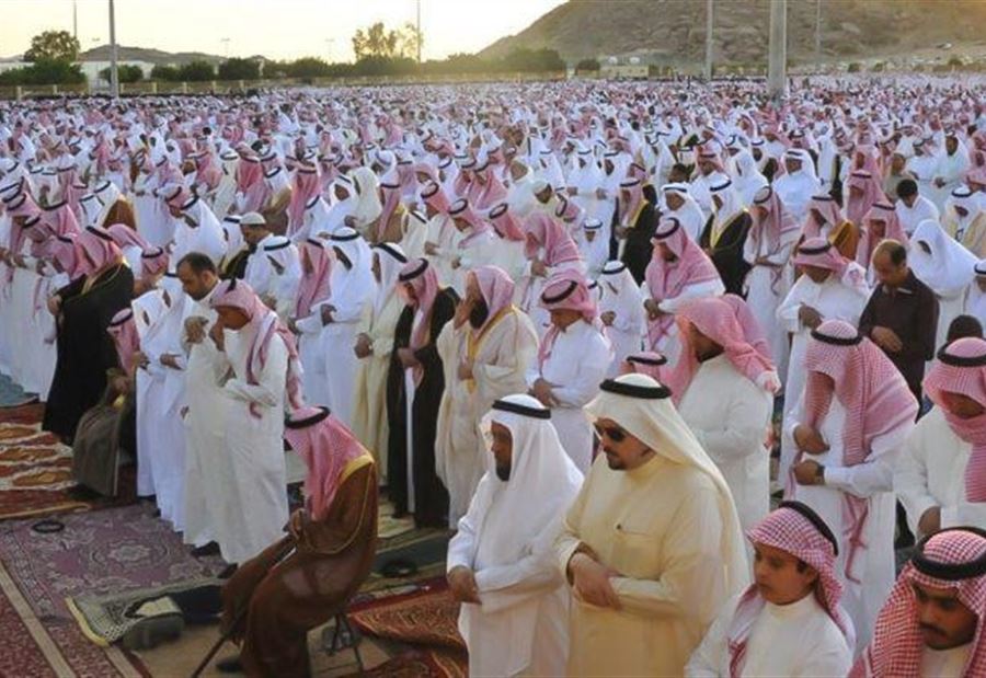 أول دولة عربية تعلن حظر إقامة صلاة عيد الفطر