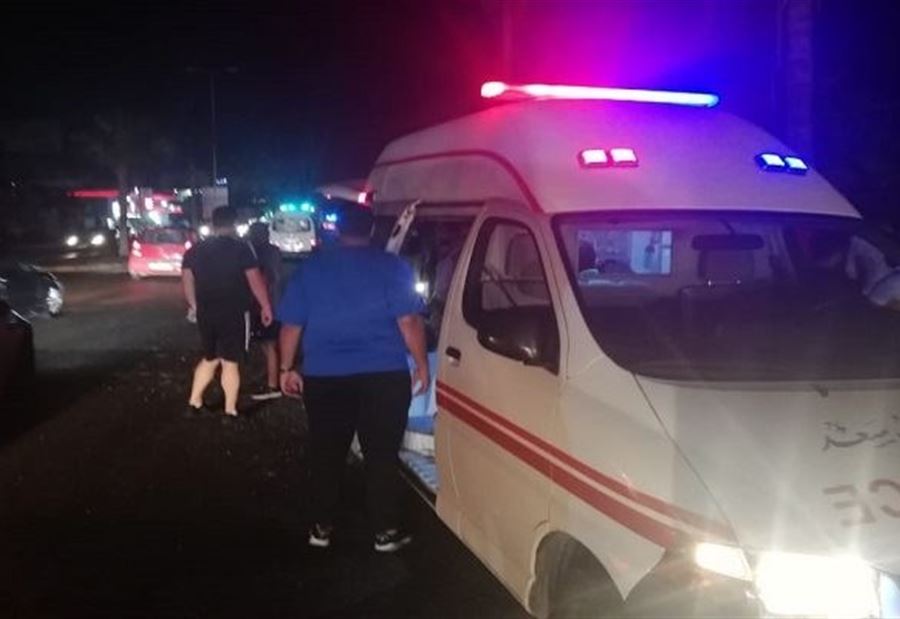 بالصور: 4 جرحى بحادث تصادم بين حافلتين في صيدا 