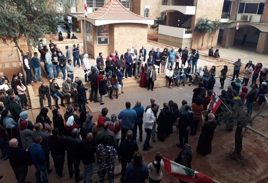 "الاضراب التحذيري" يغزو المناطق... لا للمساس بالرواتب