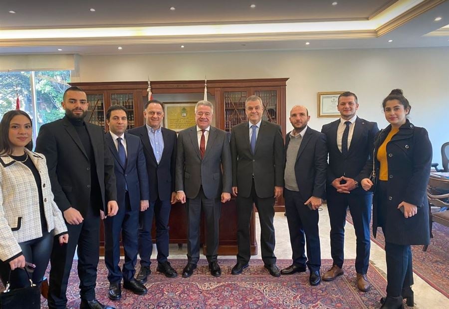 جورج الخوري يتقدم بطلب ترشيح لعضوية نقابة المحامين جورج الخوري يتقدم بطلب ترشيح لعضوية نقابة المحامين