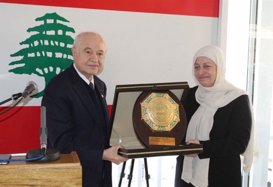 الحريري كرمت أبو غزالة تقديرا لمبادرته في جودة التعليم 