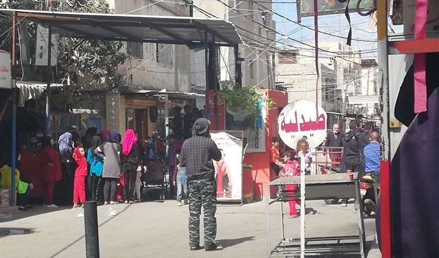 أهالي حي السكة قطعوا طريق تعمير عين الحلوة لفترة احتجاجا