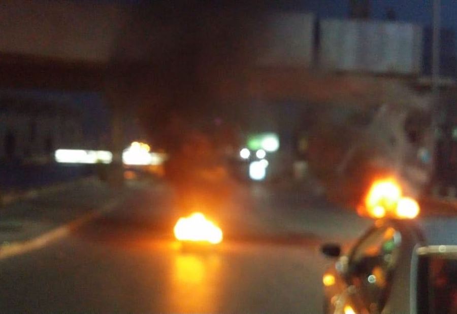 بالفيديو: قطع طريق المدينة الرياضية