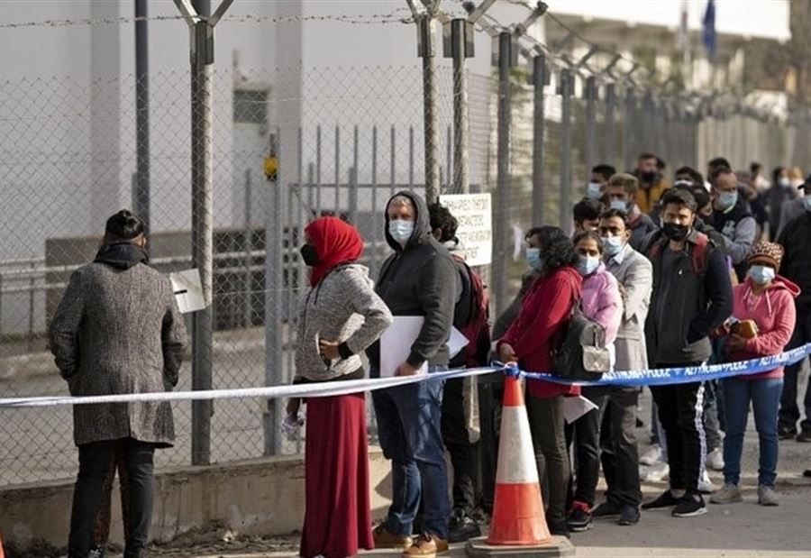 بعد أن انطلق المركب من لبنان... علق في البحر وتوفيّت طفلة!