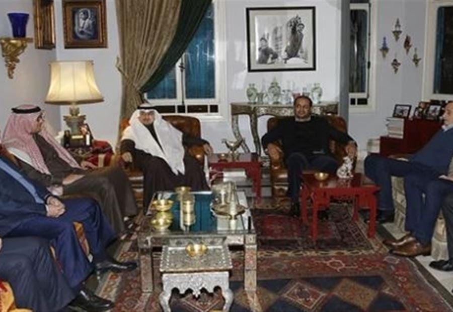 سفراء السعودية والامارات والكويت بضيافة جنبلاط