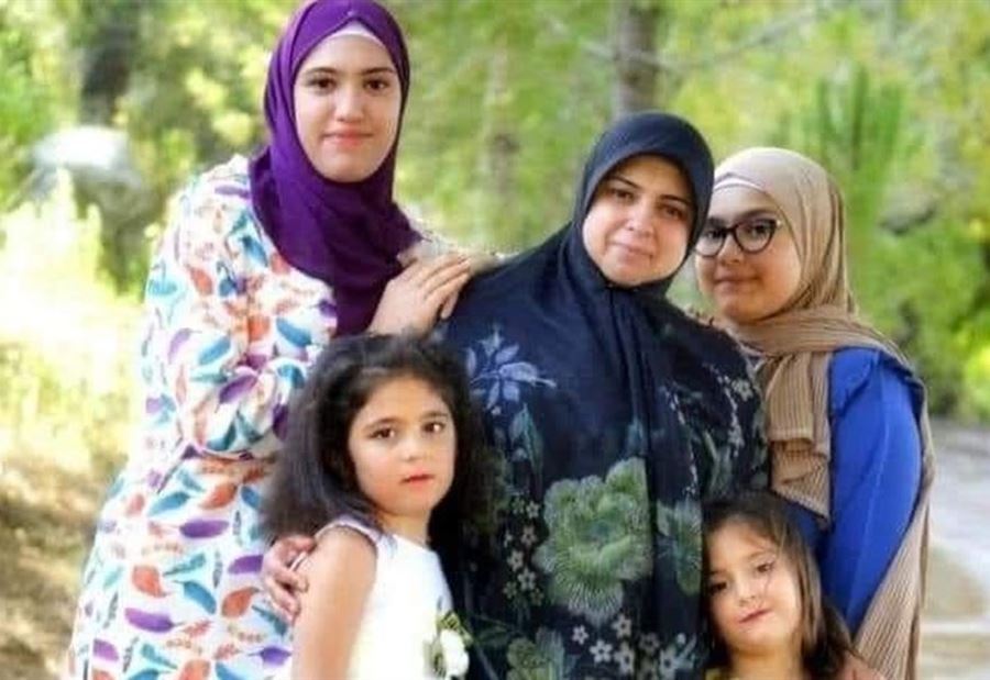 "كارثةُ الجنوب"... صورةٌ تفطر القلوب لـ "الأب المفجوع"!