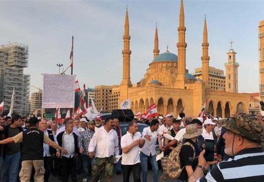 العسكريون المتقاعدون: "إلى الساحات يا ابطال الساحات"