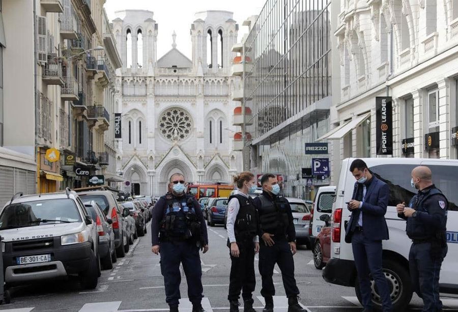 هجوم ثانٍ في فرنسا... والشرطة تقتل المنفذ