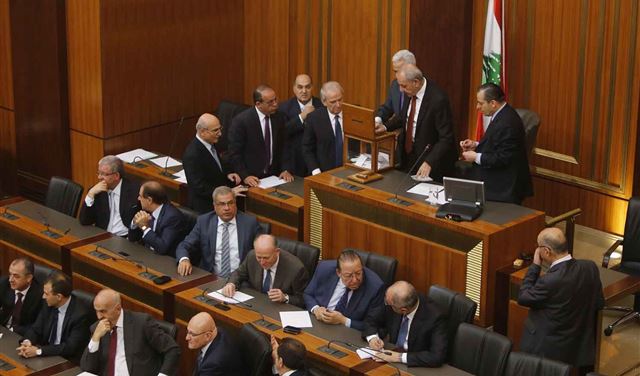 برلمان لبنان... 90% لاعبو احتياط