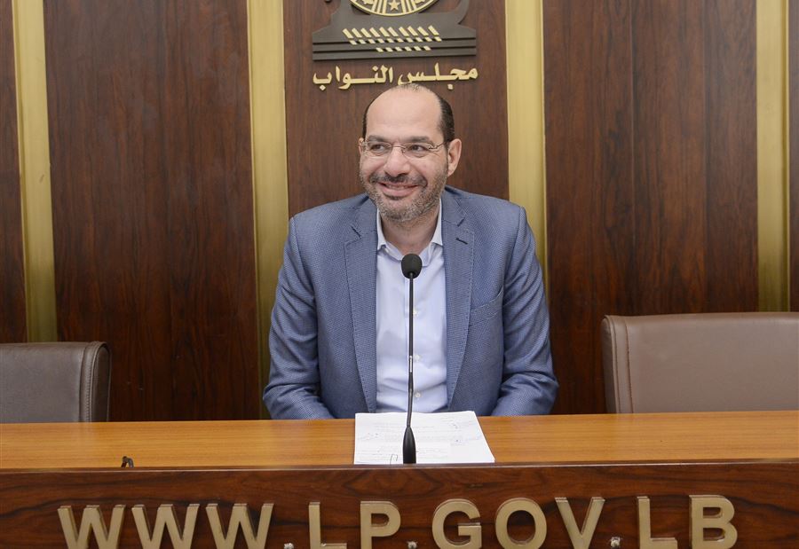 حسن مراد: أفرجوا عن أموال المدارس!