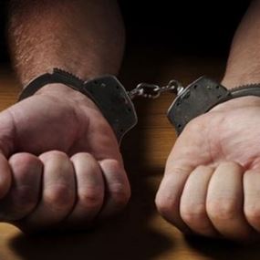 توقيف مطلق النار على محلات تجارية في البقاع