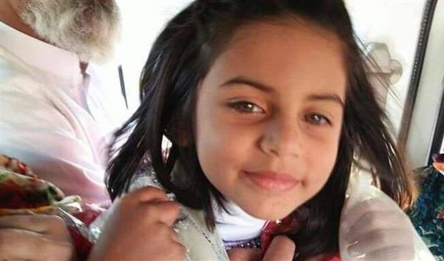 شاهد لحظة أمسك المغتصب بيد الطفلة زينب وقادها إلى موتها