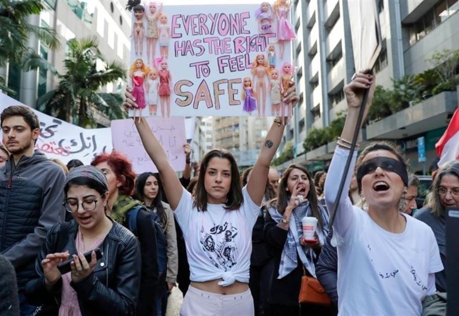 في يوم المرأة العالمي... أين القانون من مشاهد العنف بحقها؟!