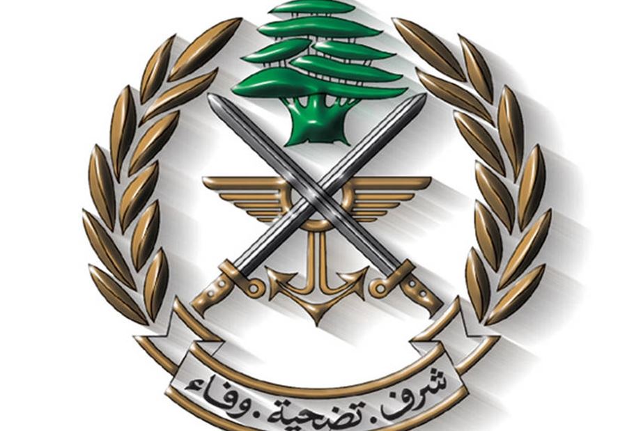 زورق معاد خرق المياه الإقليمية 