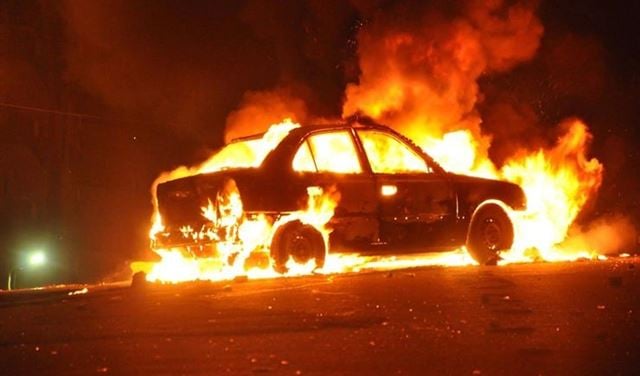 بالصورة.. احتراق سيارة قرب الحديقة في عبرا