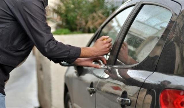 سرقة سيارة على طريق تعلبايا سعدنايل سرقة سيارة على طريق تعلبايا سعدنايل