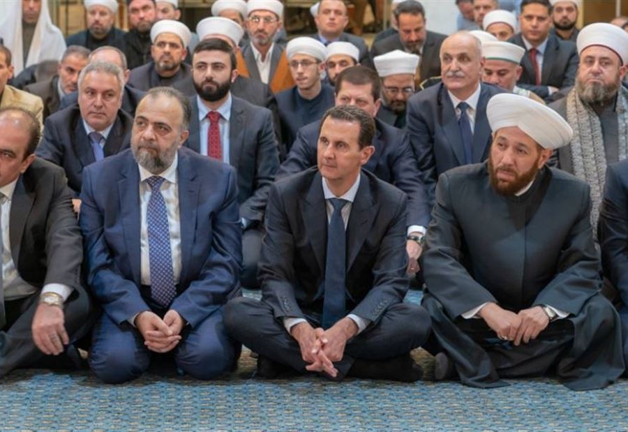 بالصور: الأسد يحتفل بعيد المولد النبوي