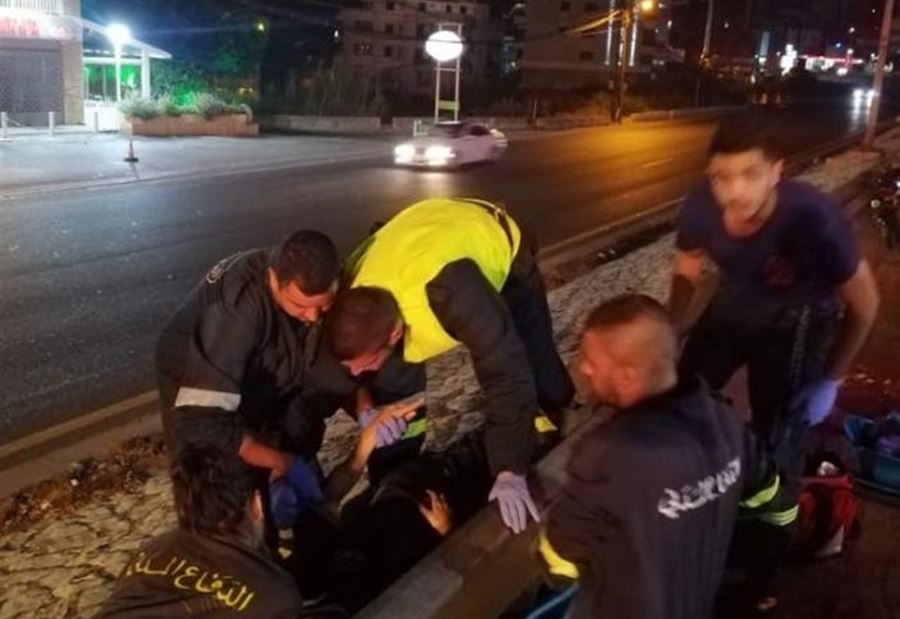 بالصور: جريحان اثر انزلاق دراجة نارية في غزير بالصور: جريحان اثر انزلاق دراجة نارية في غزير