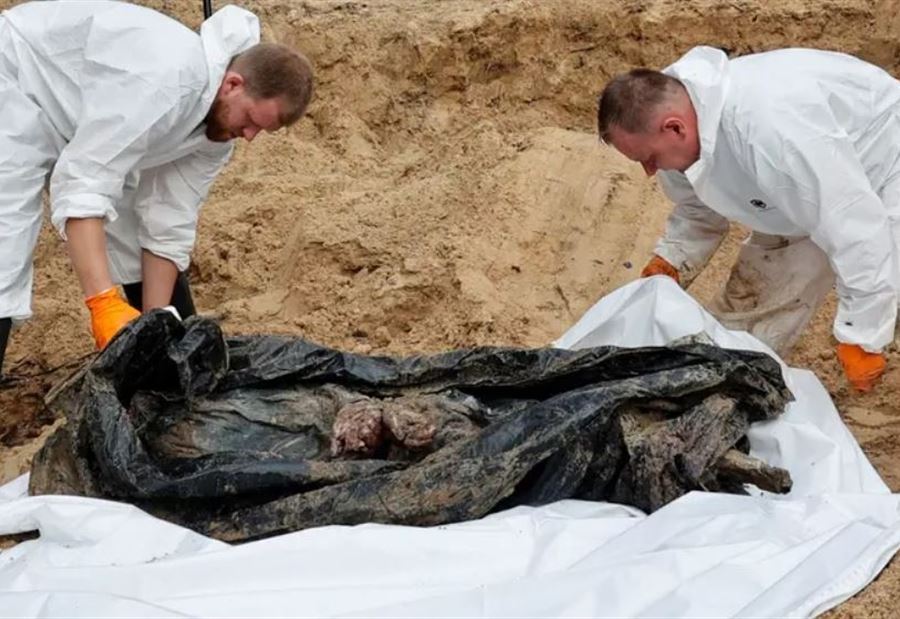 مشاهد "مروعة" لأكبر مقبرة جماعية في أوروبا (فيديو)