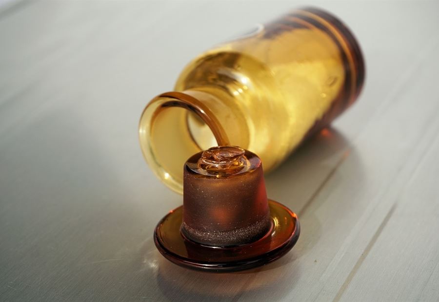 بسبب خروجها "خطيفة"... رجلٌ يقتلُ ابنته بالسم!