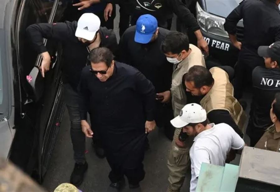 محاولة "فاشلة" لاغتيال عمران خان! (فيديو وصور)