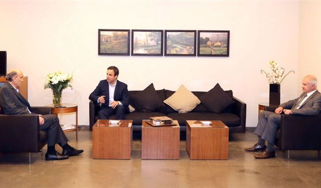 معوض: ما يحصل محاولة لمحاصرة العهد وضرب التسوية