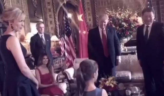 حفيدة ترامب تغني للرئيس الصيني بلغته.. وإيفانكا فخورة! حفيدة ترامب تغني للرئيس الصيني بلغته.. وإيفانكا فخورة!