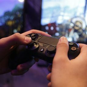 ادمان لعبة Fortnite يثير غضب الأهالي... انتبهوا على اولادكم!