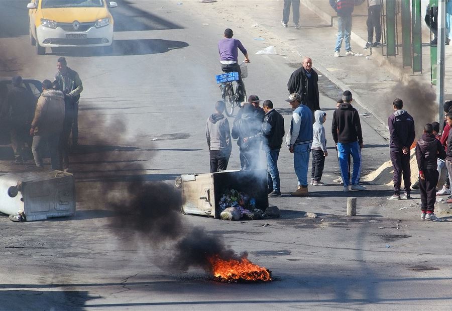 إشتباكات بين الأمن ومحتجين في تونس
