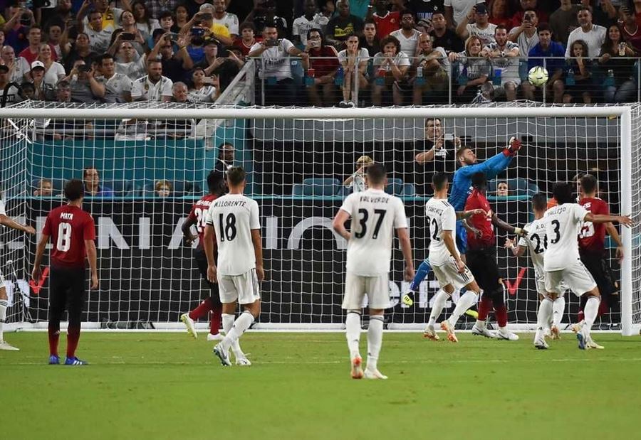 سقوط ودي لريال مدريد وبرشلونة