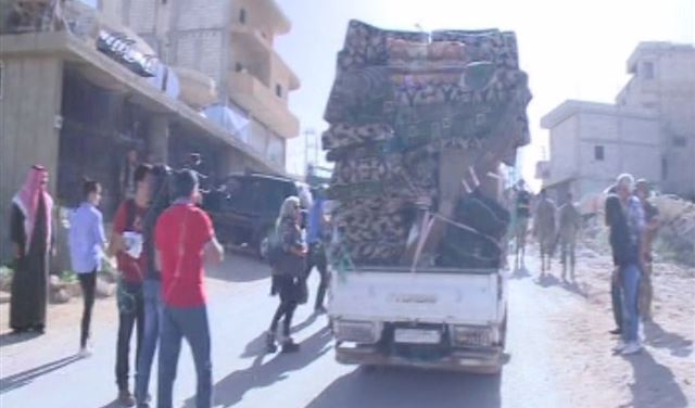 بدء مغادرة اللاجئين السوريين من عرسال إلى سوريا