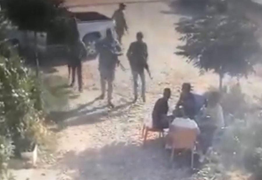 مسلحون خطيرون في البقاع.. يحتمون بـ