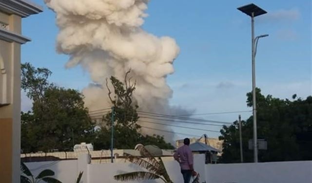 انفجاران ضخمان يهزّان مقديشو بالقرب من القصر الرئاسي  انفجاران ضخمان يهزّان مقديشو بالقرب من القصر الرئاسي